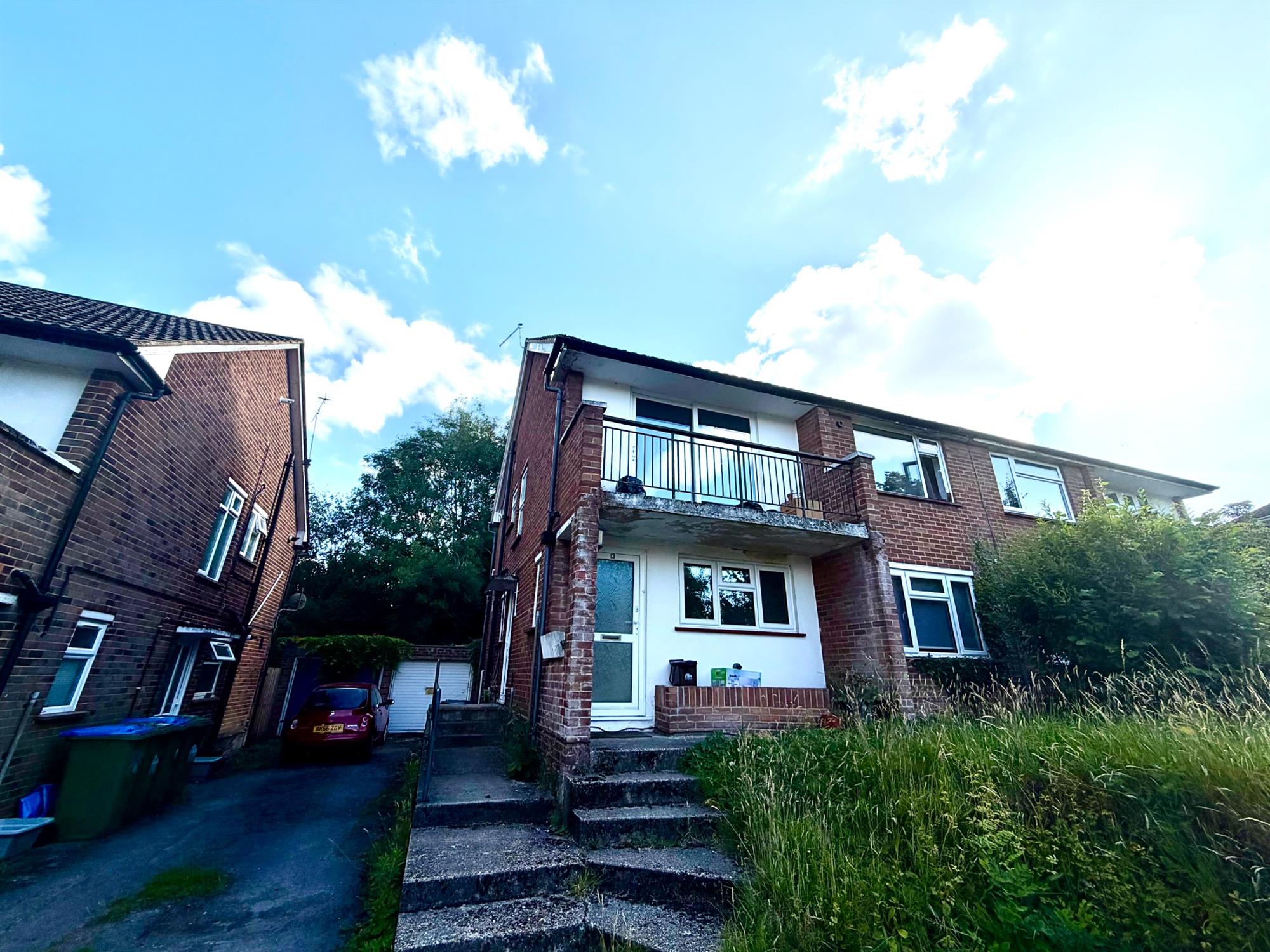 Flat Courtland Gardens in Southampton