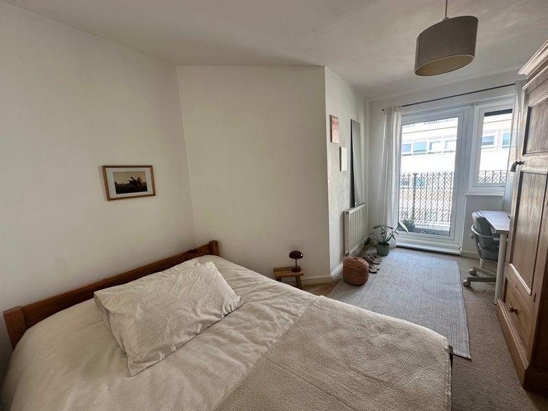 Room Hacon Square in Greater London