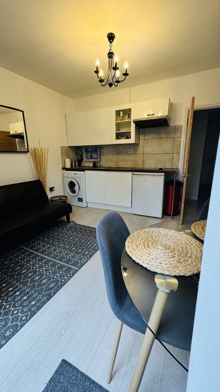 Flat Monk Drive in Greater London