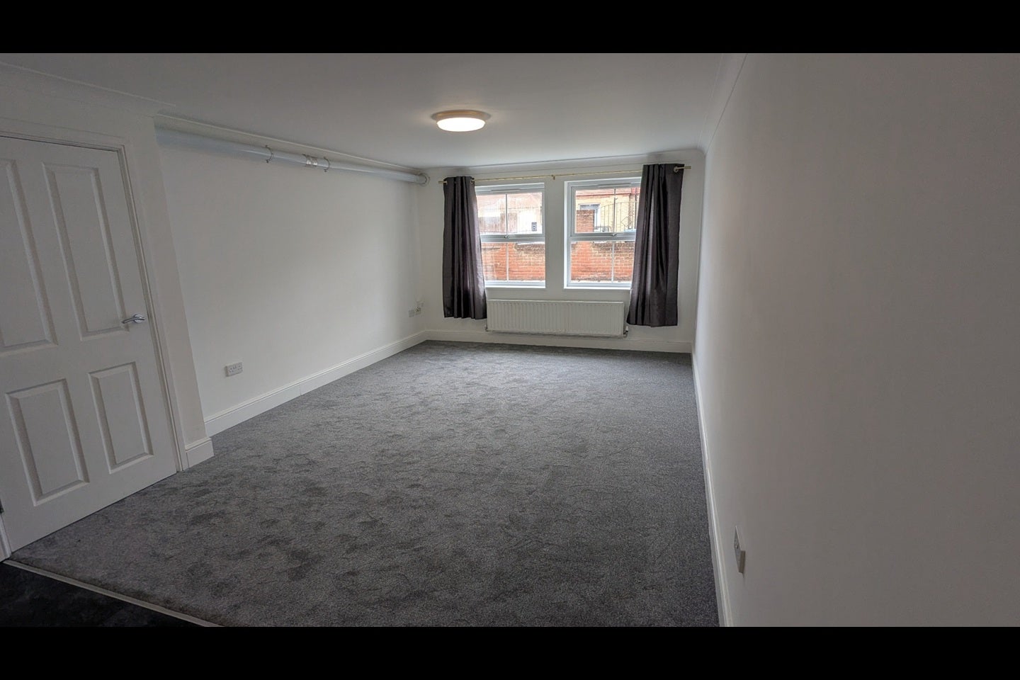 Flat Godstone Road in Caterham