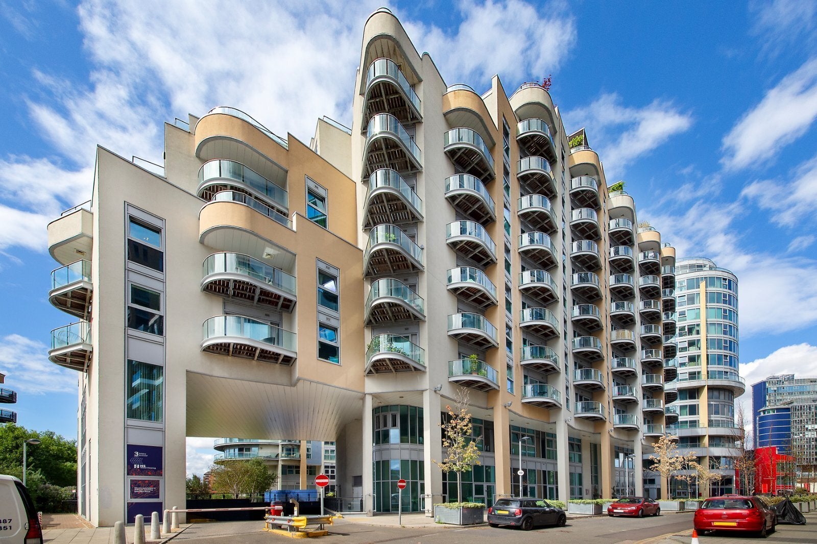 Flat Bridges Court in Greater London