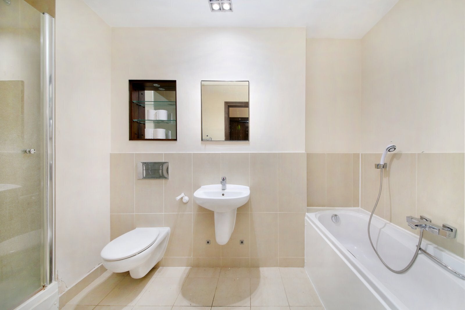 Flat Bridges Court in Greater London