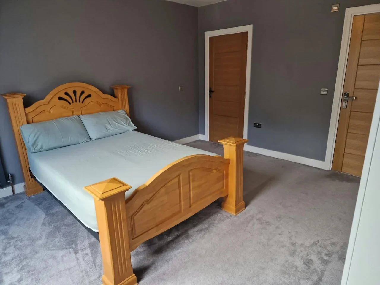 Room Cassiobury Drive in Watford