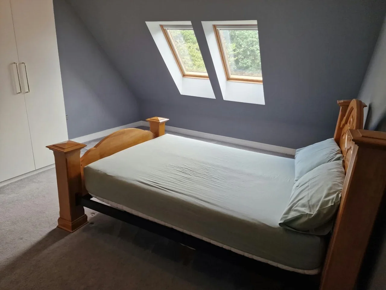 Room Cassiobury Drive in Watford
