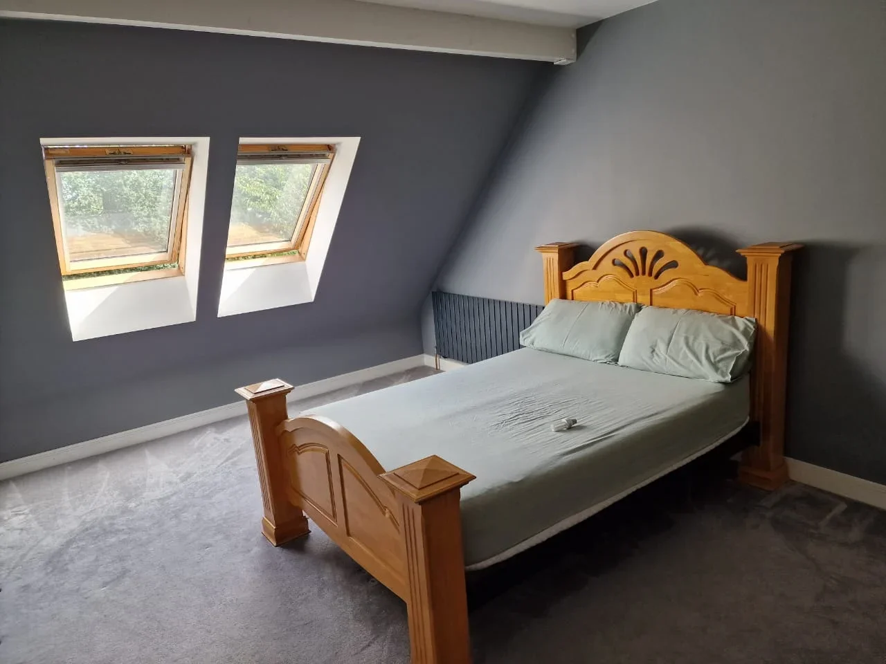 Room Cassiobury Drive in Watford