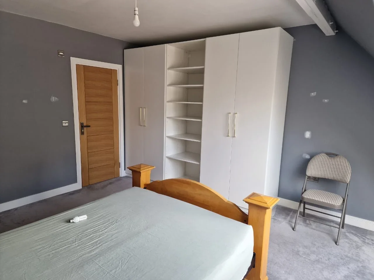 Room Cassiobury Drive in Watford