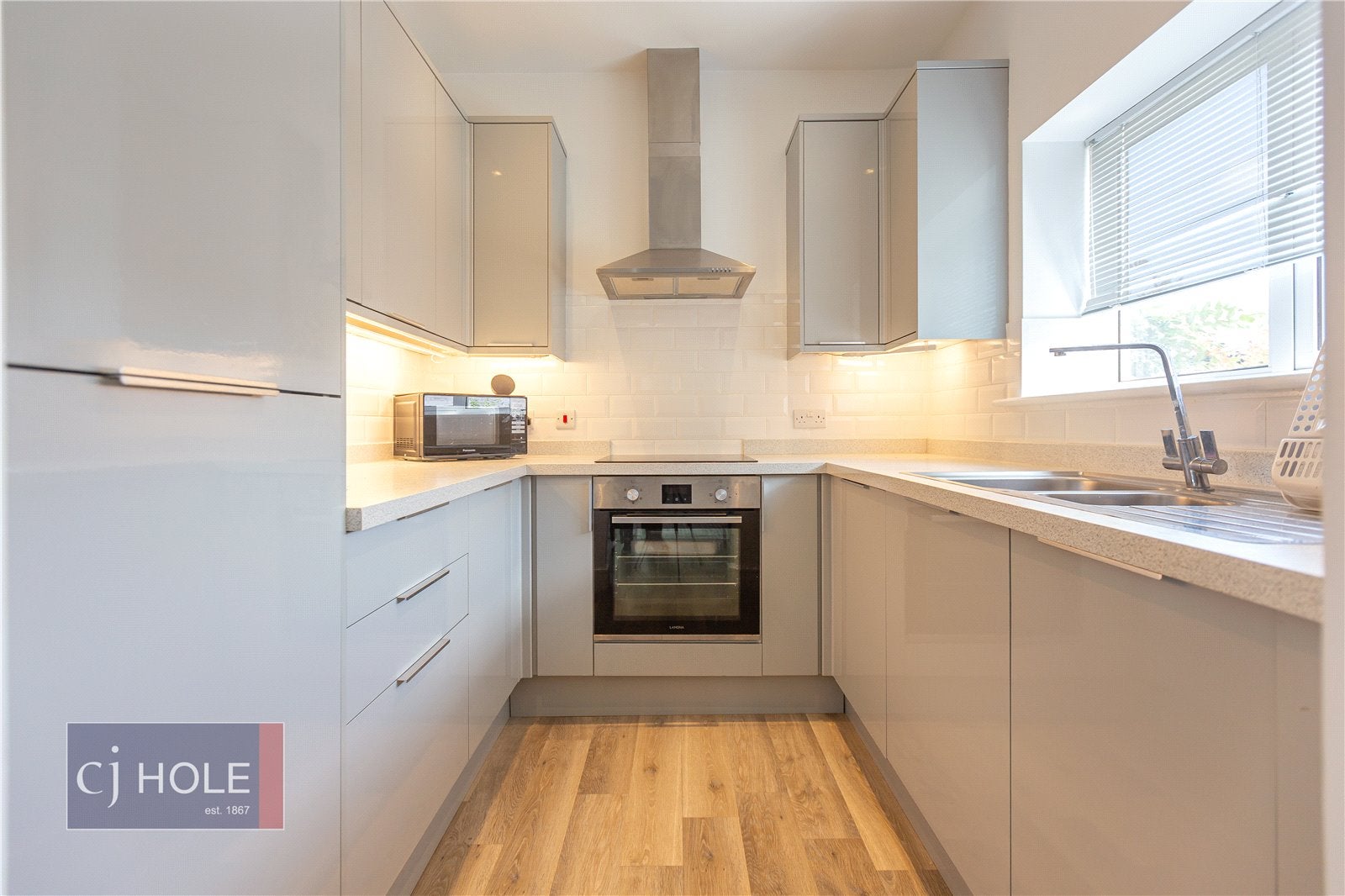 Flat Kelston Road in Bristol