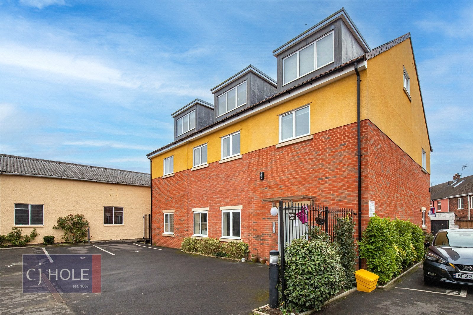 Flat Kelston Road in Bristol