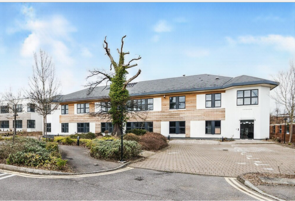 Flat Brants Bridge in Bracknell