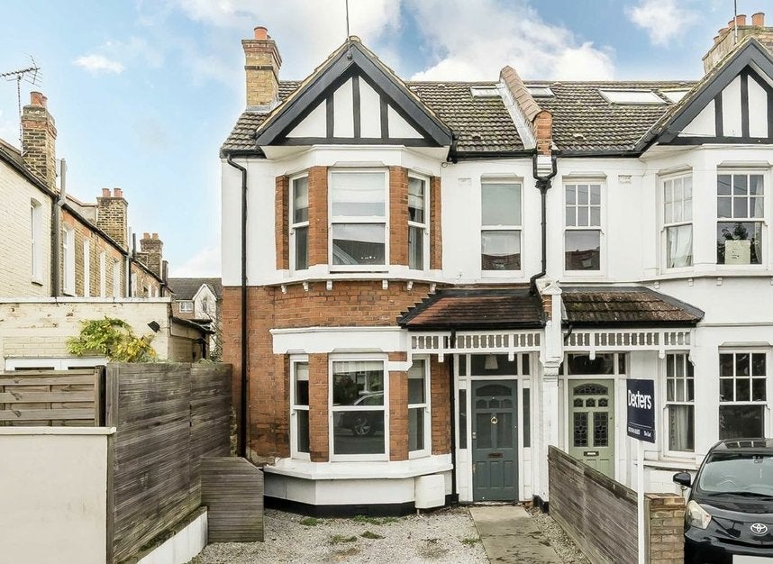 House Vant Road in Greater London