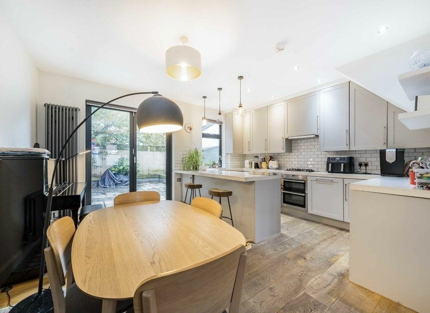 House Vant Road in Greater London