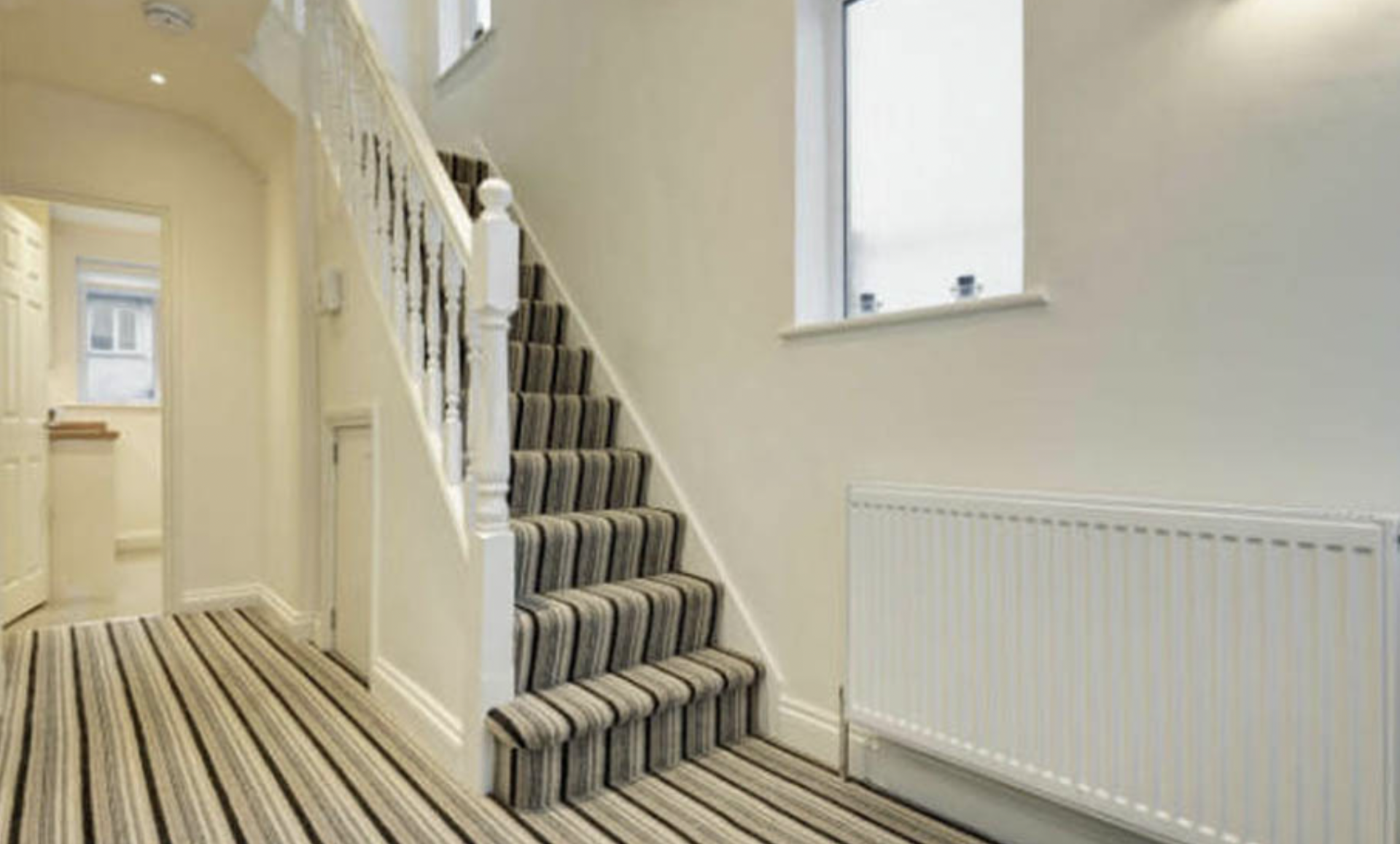 Flat Estcourt Terrace in Leeds
