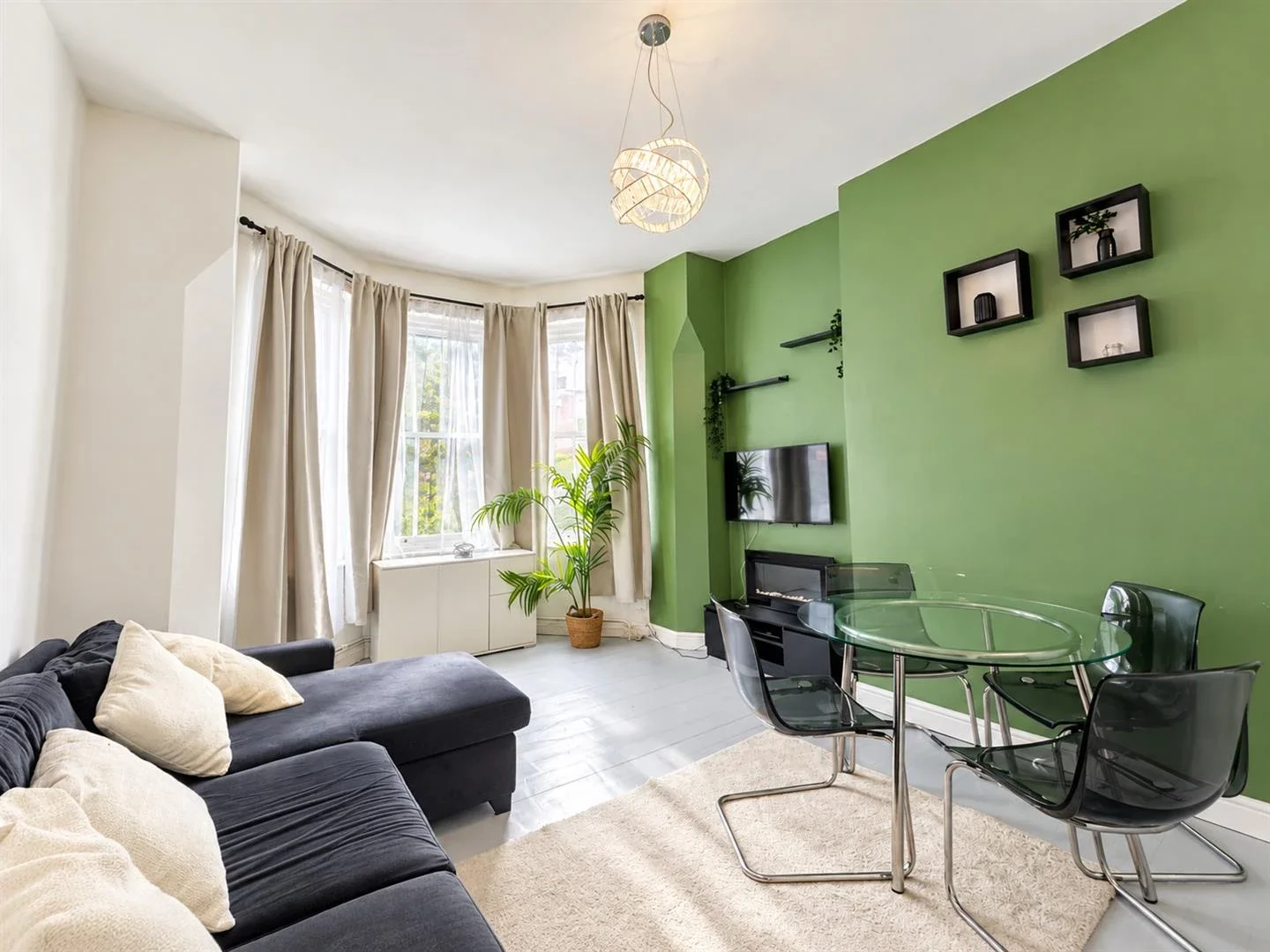 Flat Milton Park in Greater London