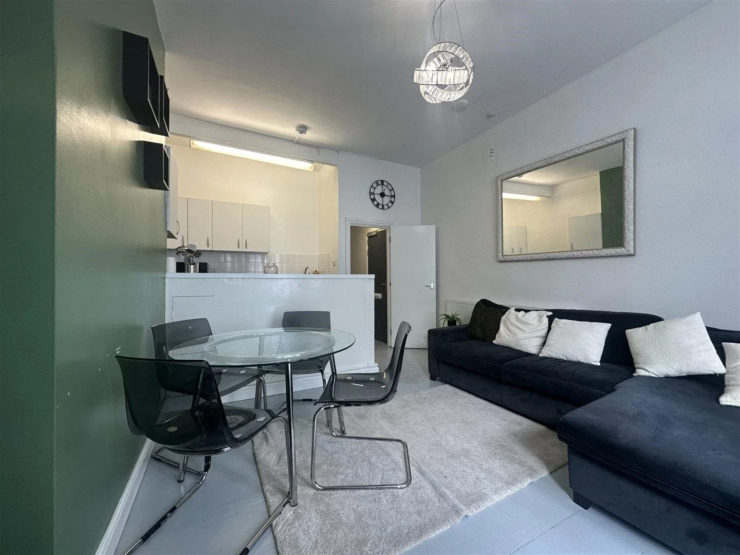 Flat Milton Park in Greater London