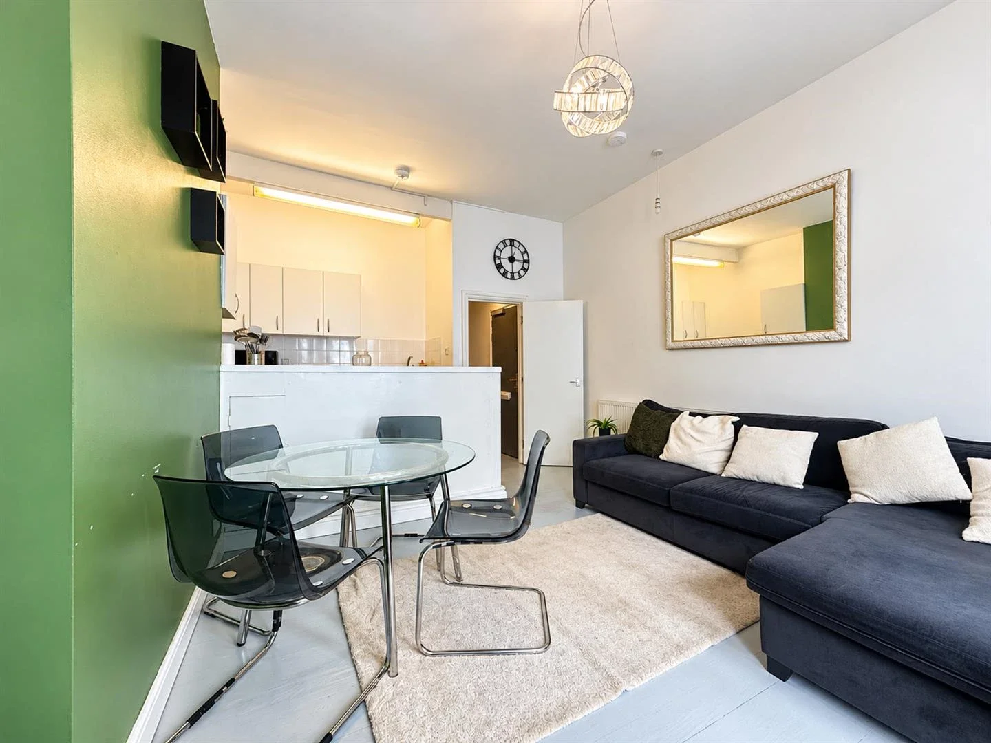 Flat Milton Park in Greater London