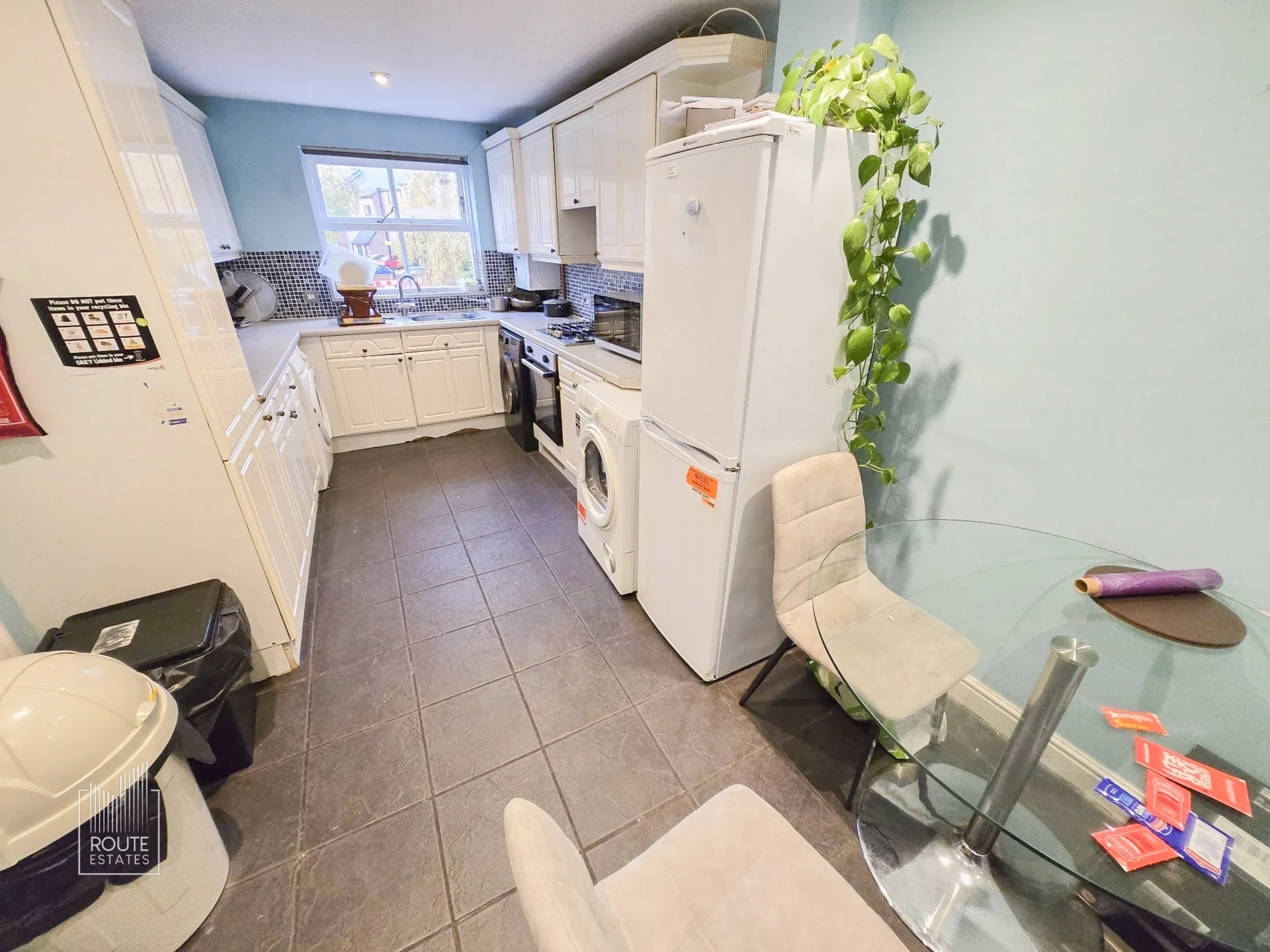 Room Leigh Hunt Drive in Greater London