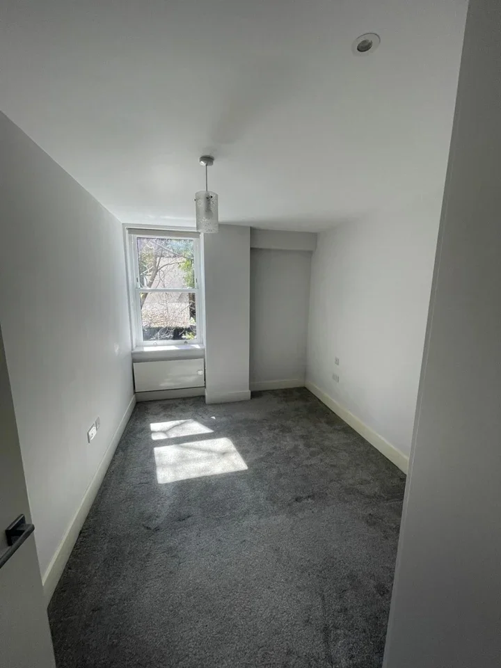 Flat Chertsey Street in Guildford