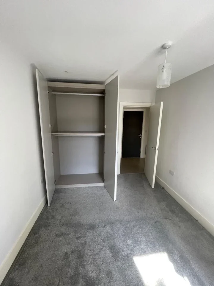 Flat Chertsey Street in Guildford