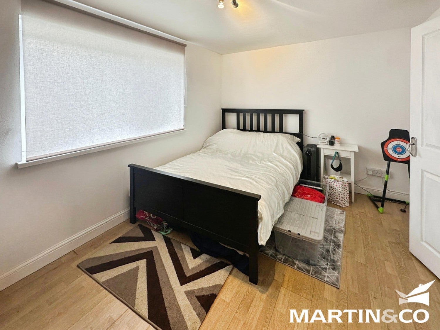 Flat Lily Close in Chelmsford