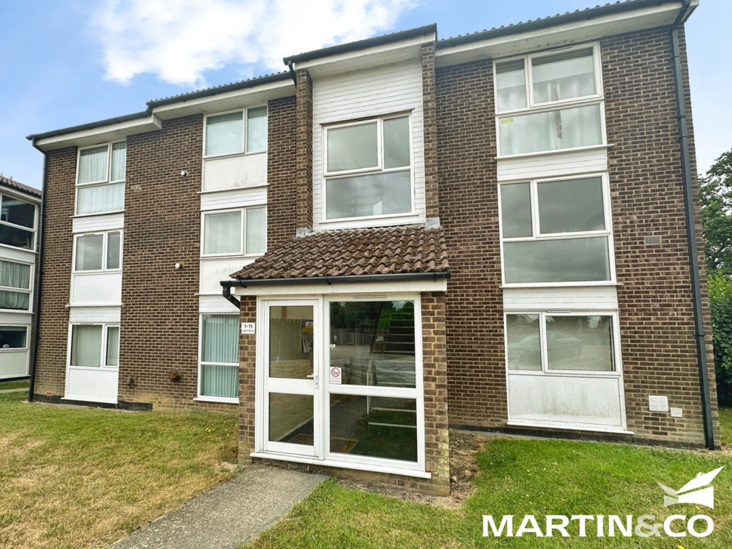 Flat Lily Close in Chelmsford