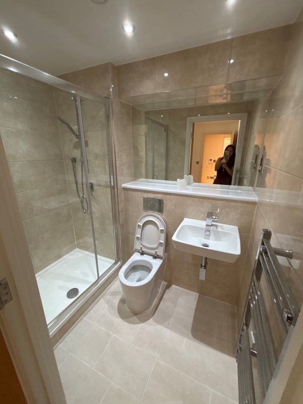 Room St. Anne Street in Greater London