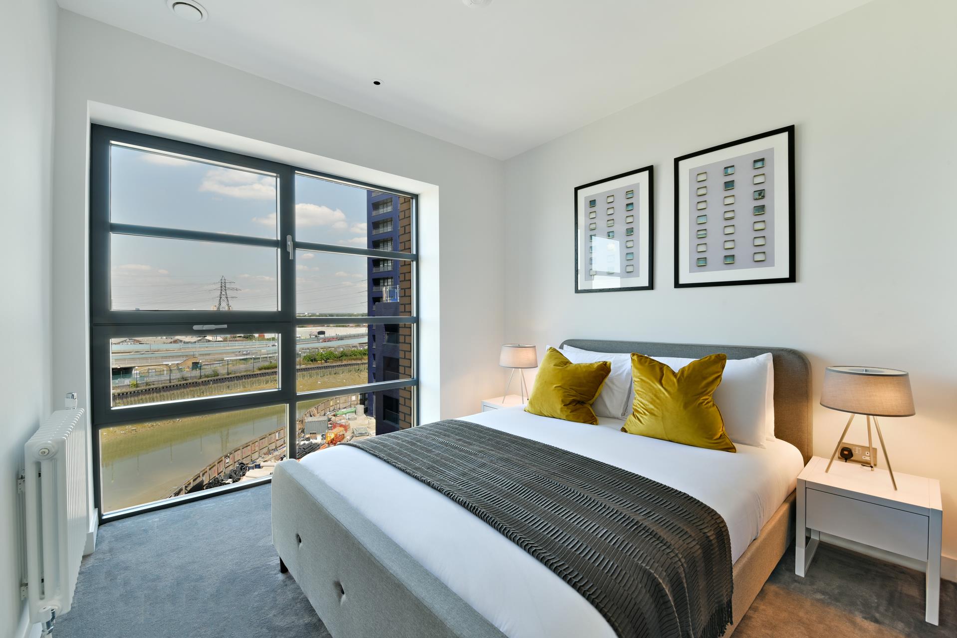 Flat Reubens Bridge in Greater London
