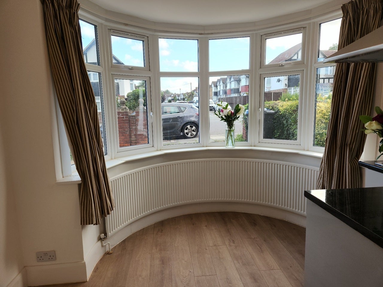 Flat Pasteur Gardens in Greater London