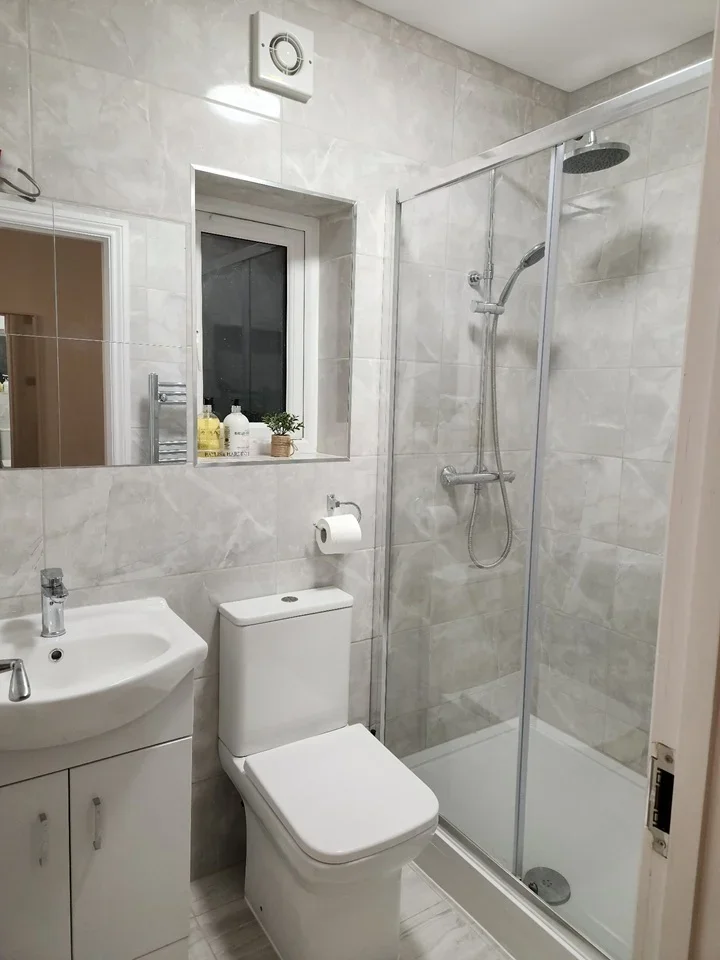 Flat Pasteur Gardens in Greater London