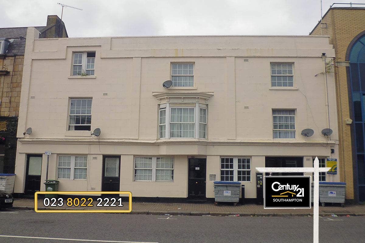 Flat Terminus Terrace in Southampton