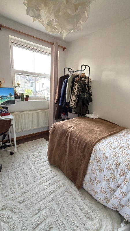 Room Latimer Avenue in Greater London
