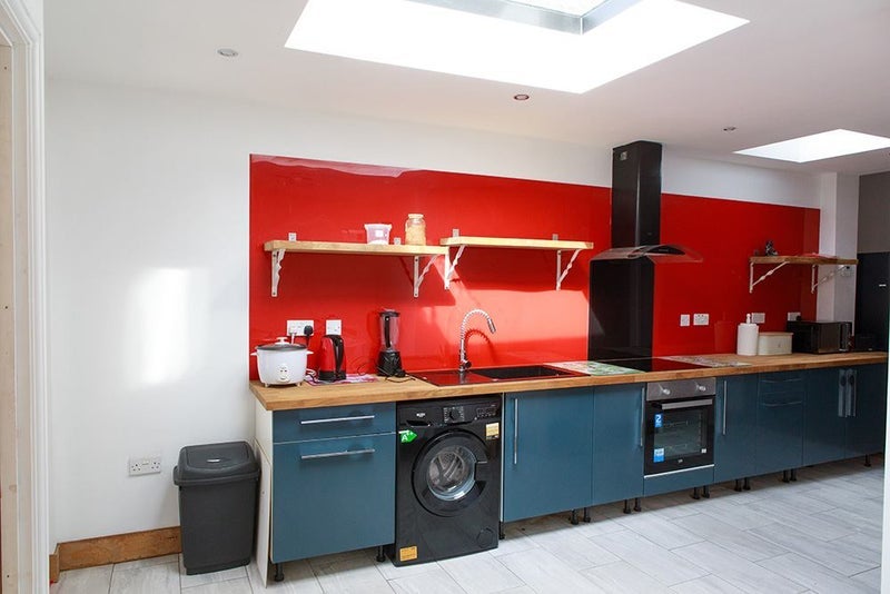 Room Latimer Avenue in Greater London