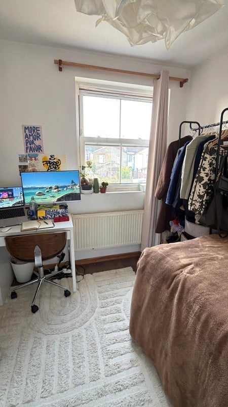 Room Latimer Avenue in Greater London