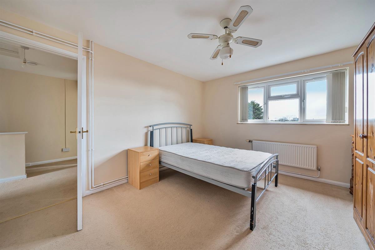 Flat Brickhill Drive in Bedford