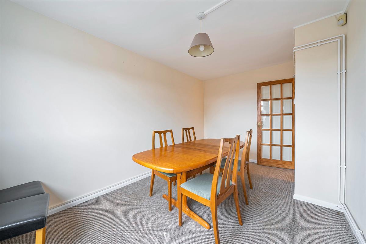 Flat Brickhill Drive in Bedford