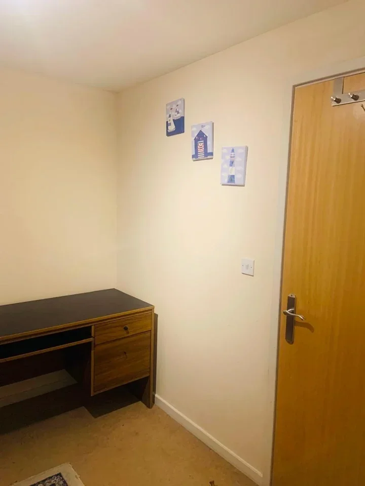 Room St Giles Close in Greater London