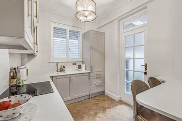 Flat Franklins Row in Greater London