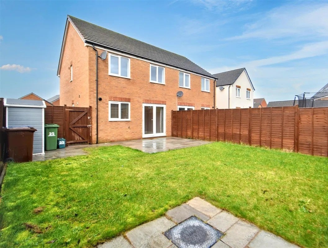 House Godwine Drive in Tewkesbury