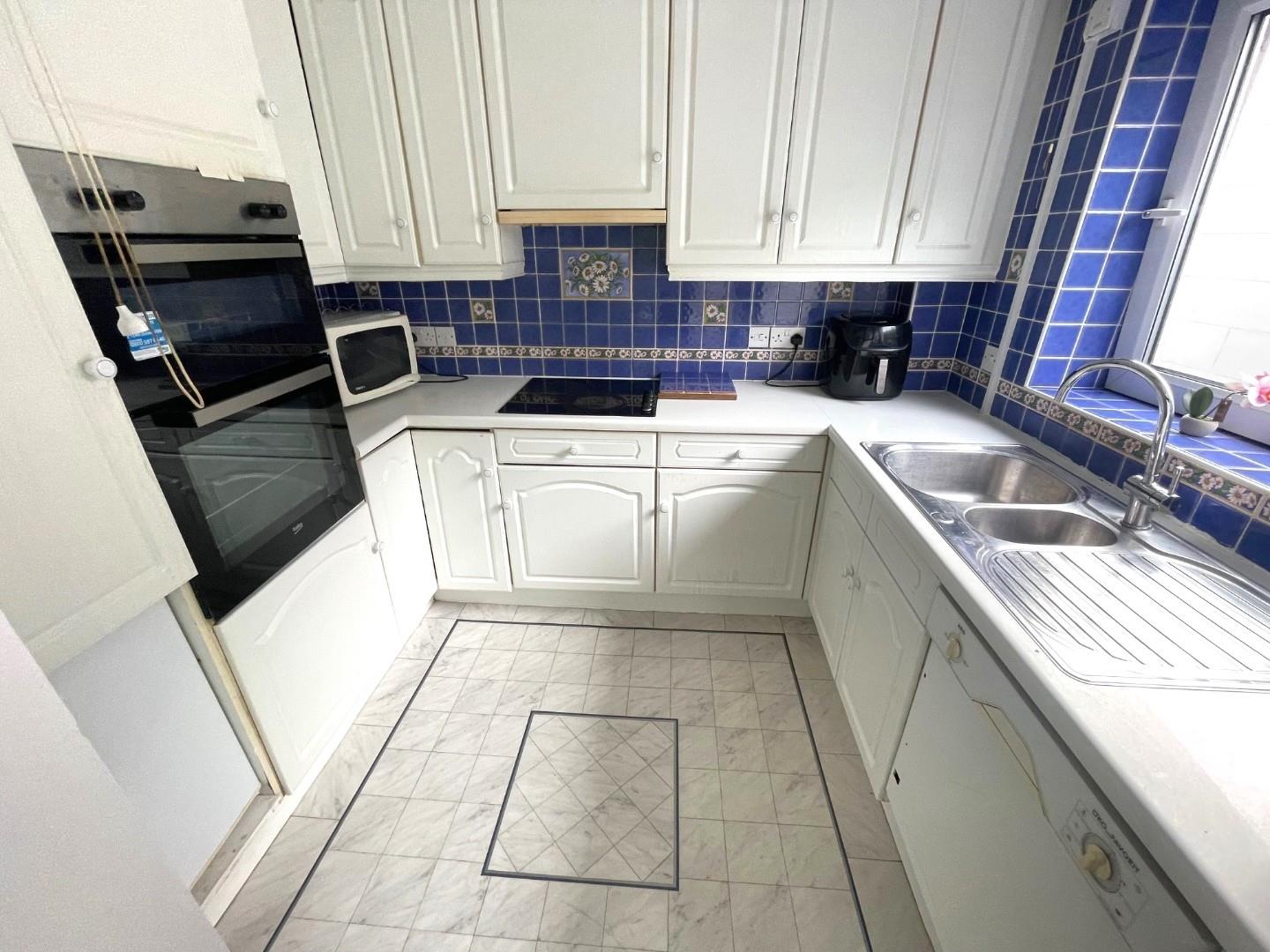 Flat Stanmore Hill in Greater London