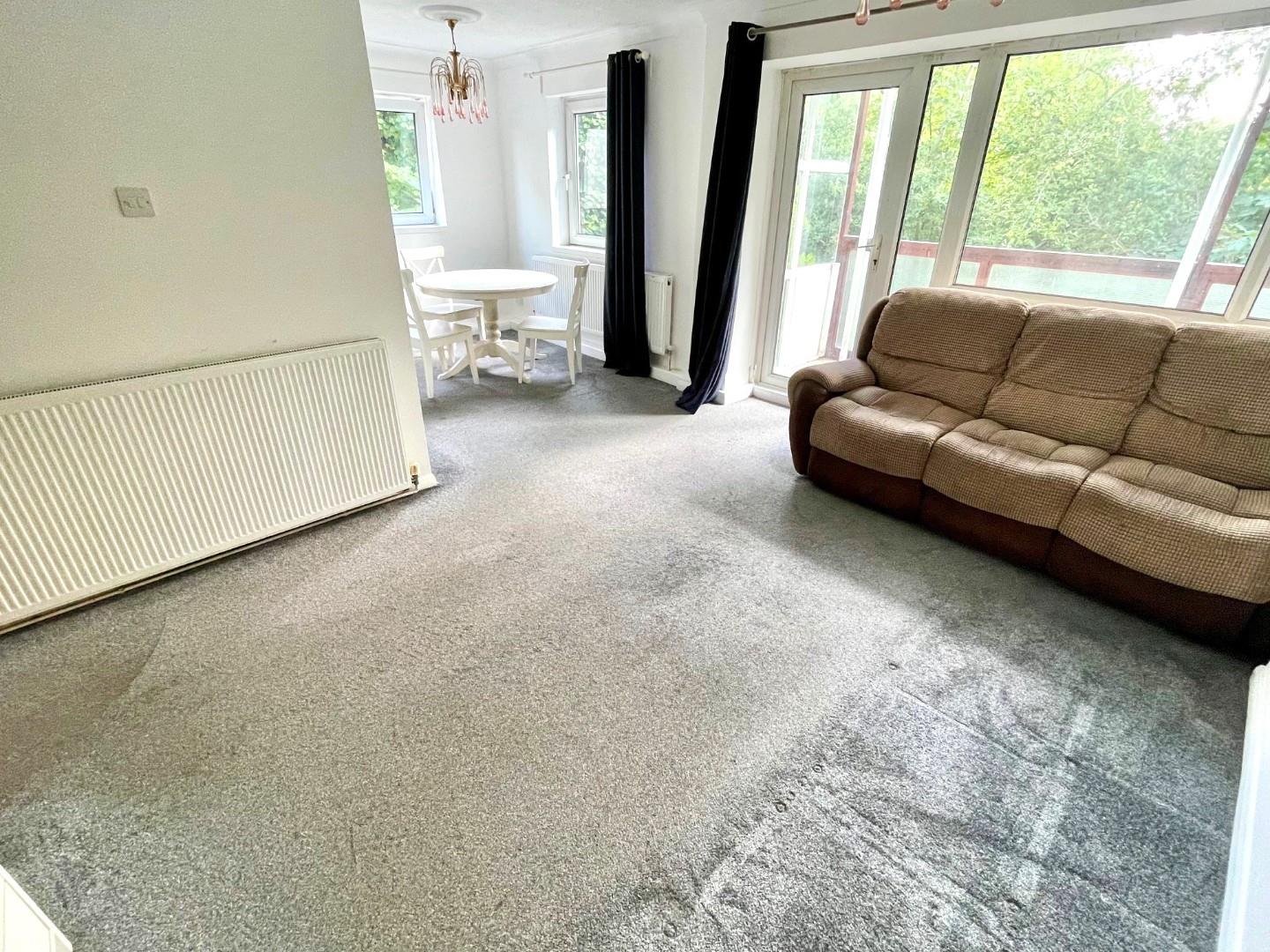 Flat Stanmore Hill in Greater London