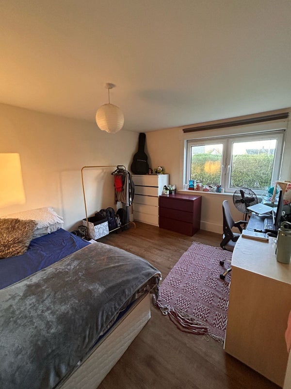 Room Gracemount Avenue in City of Edinburgh
