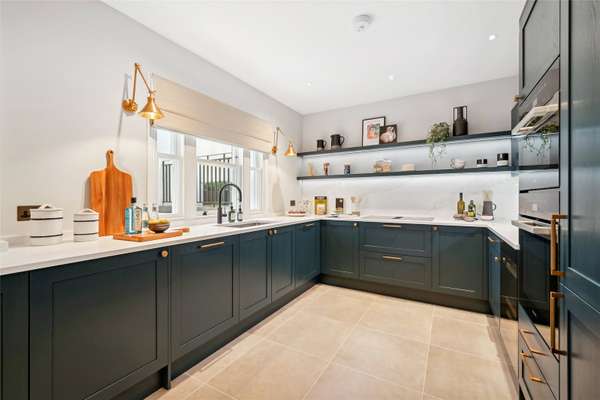 Flat Eaton Place in City of Westminster