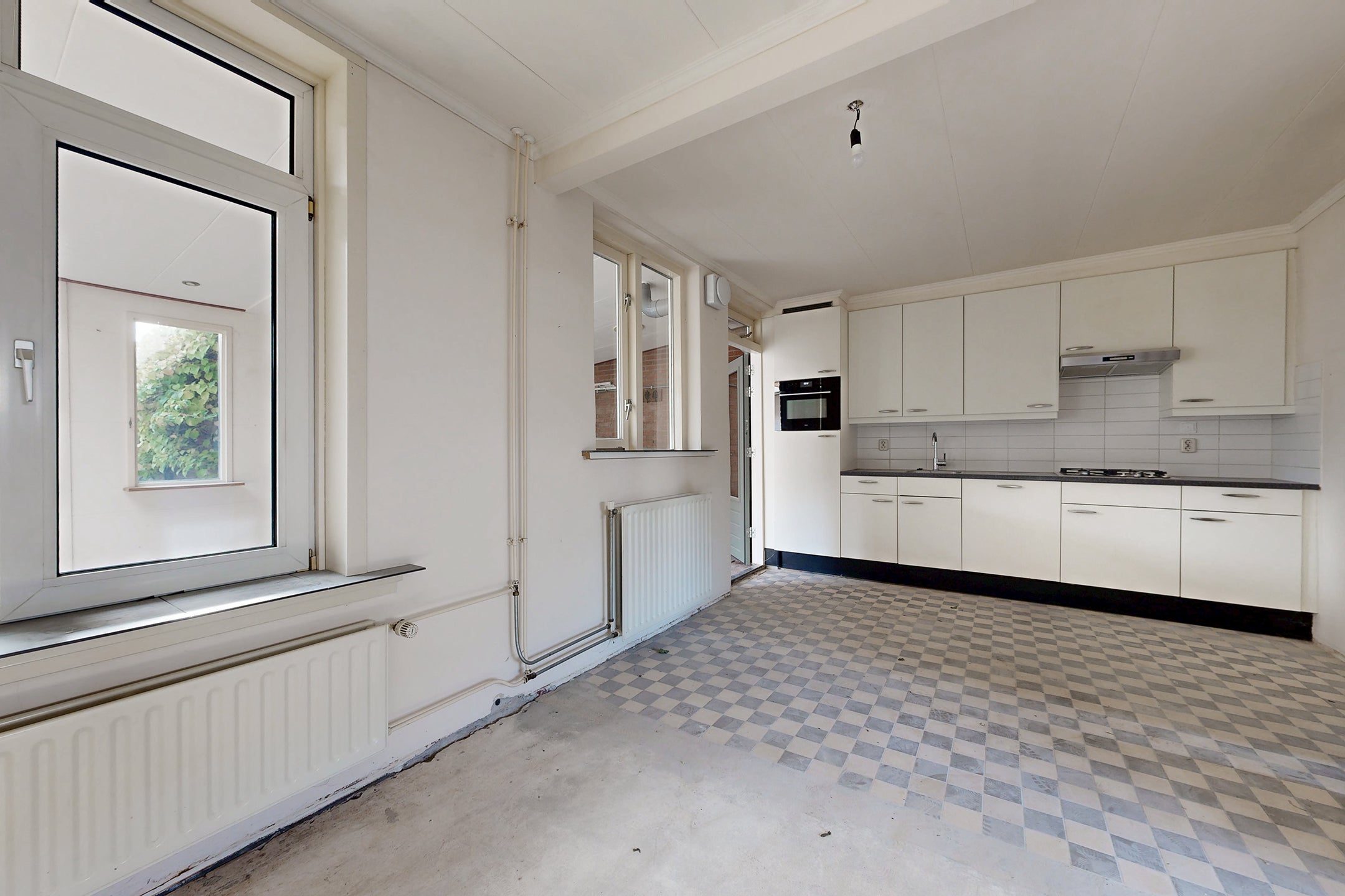 Twee-onder-één-kap te koop: Philips Willemstraat 1, Dinteloord