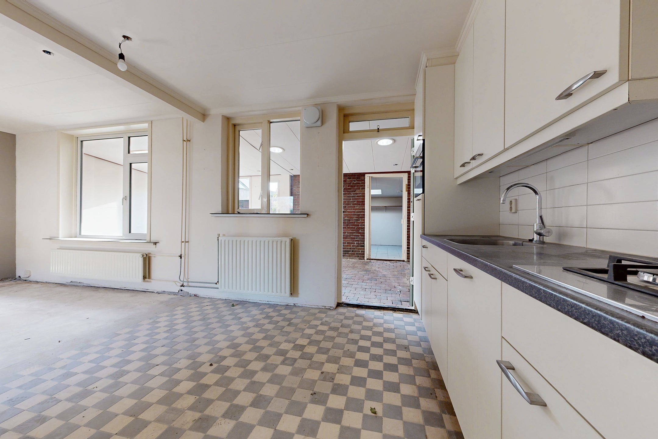 Twee-onder-één-kap te koop: Philips Willemstraat 1, Dinteloord