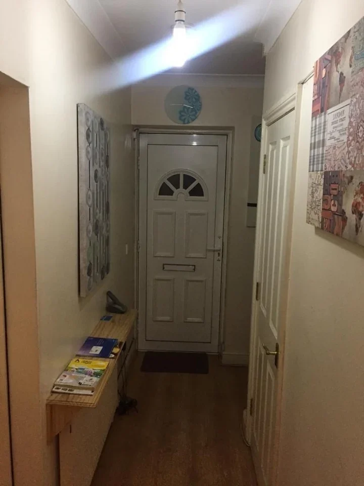 Room Whalebone Lane South in Greater London