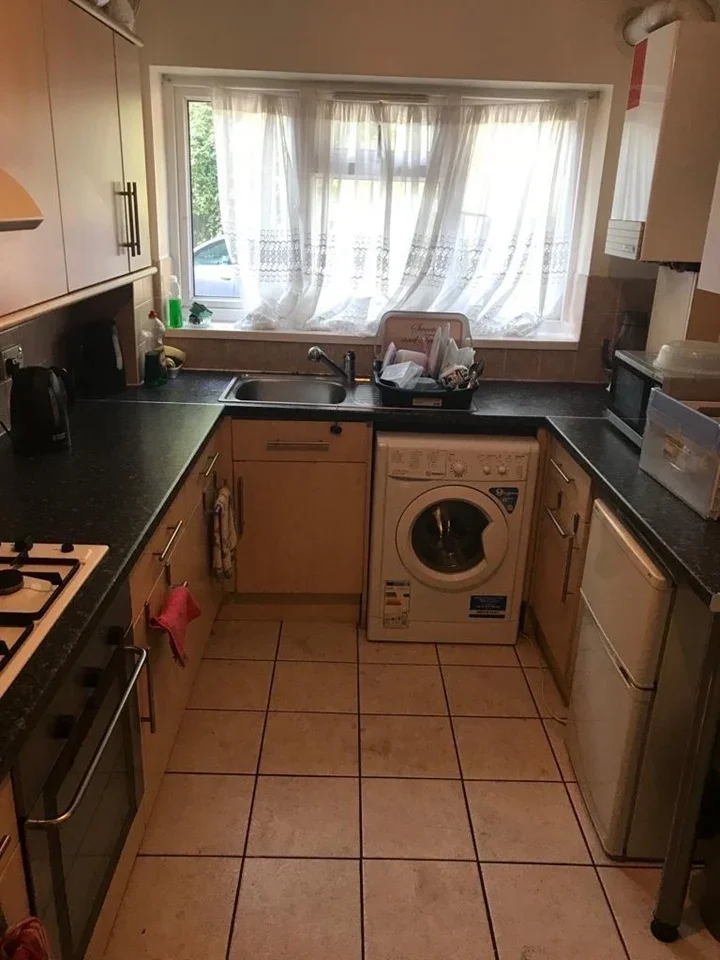 Room Whalebone Lane South in Greater London