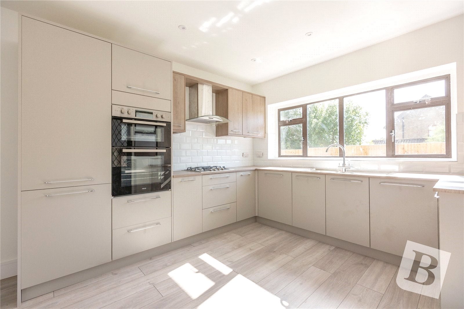 House Athelstan Gardens in Wickford