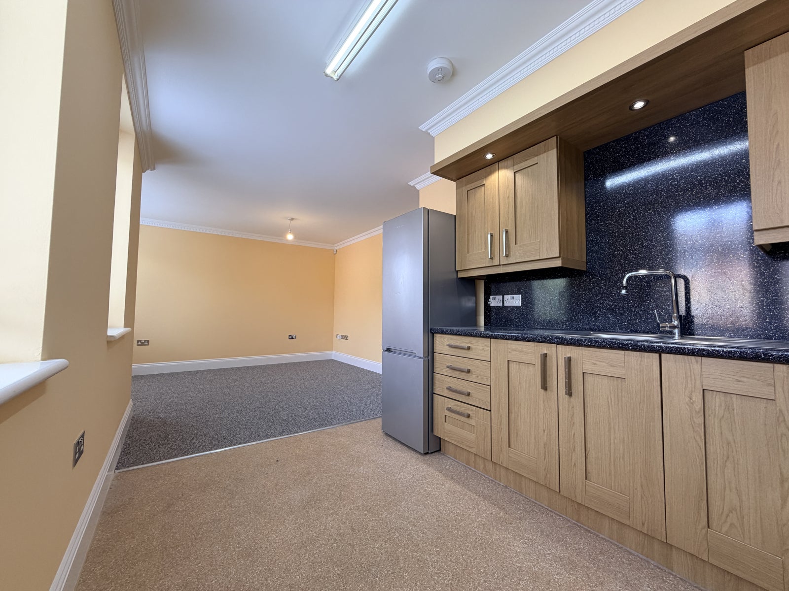 Flat Palmerston Road in Greater London