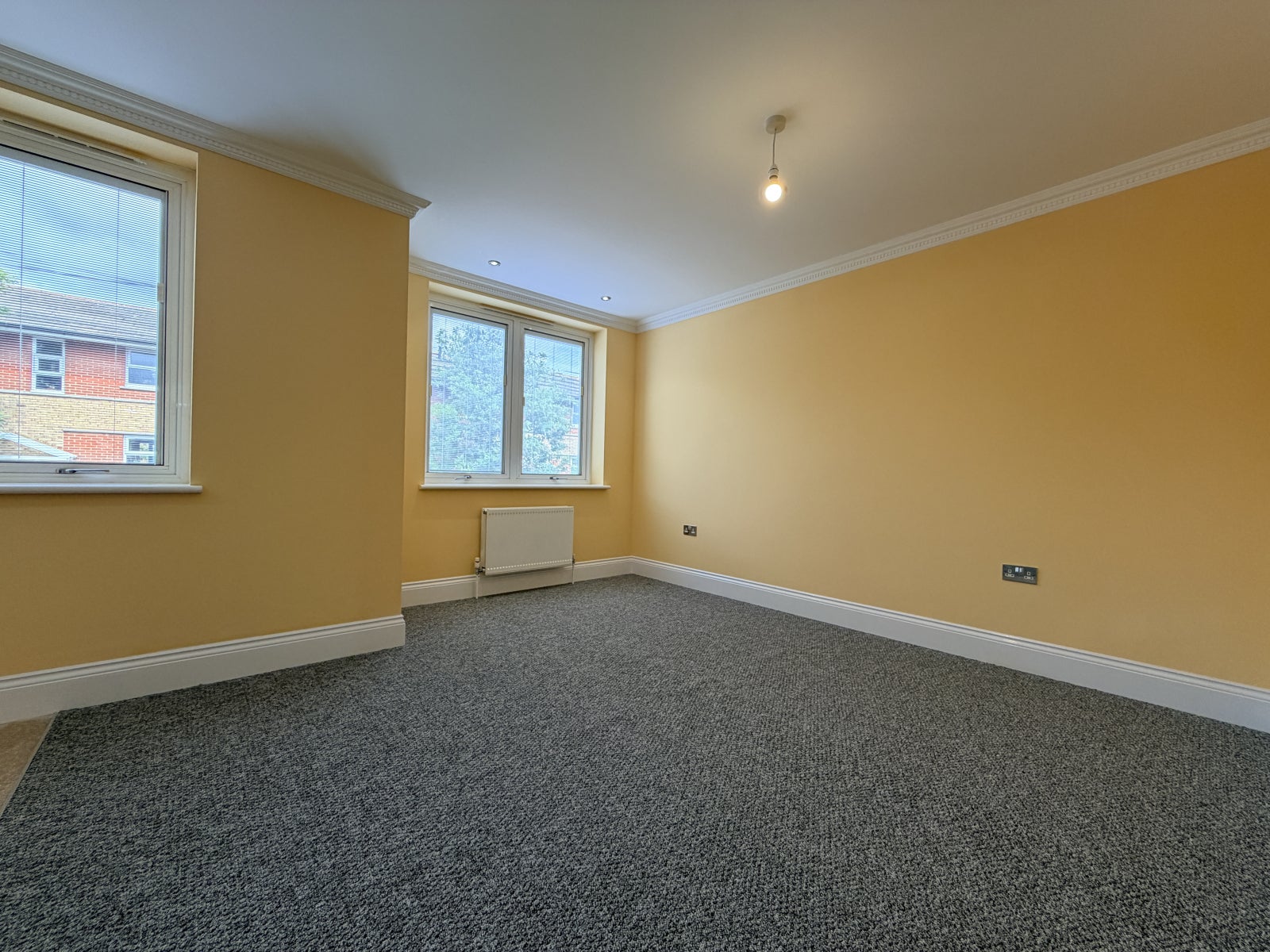 Flat Palmerston Road in Greater London