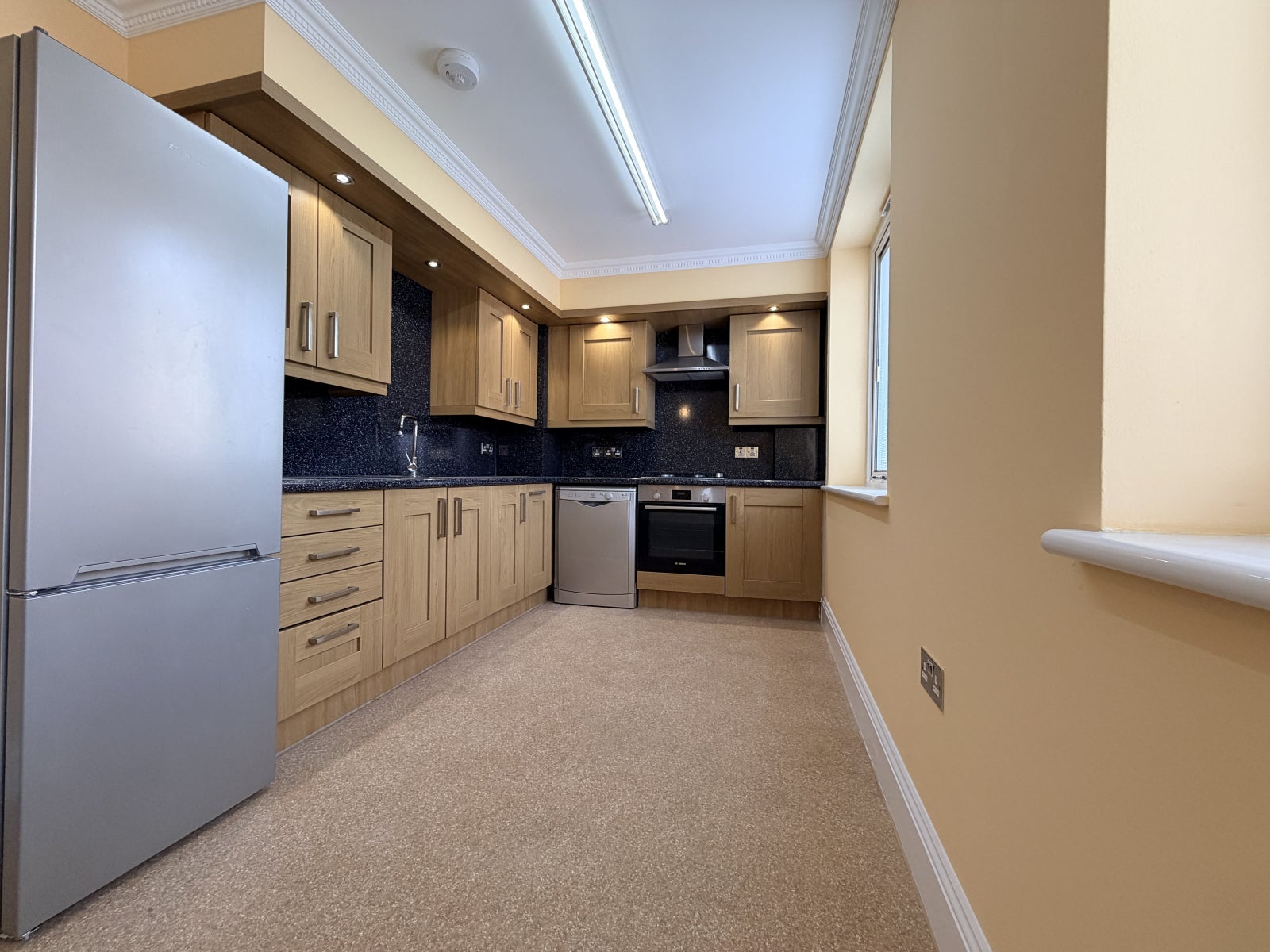 Flat Palmerston Road in Greater London