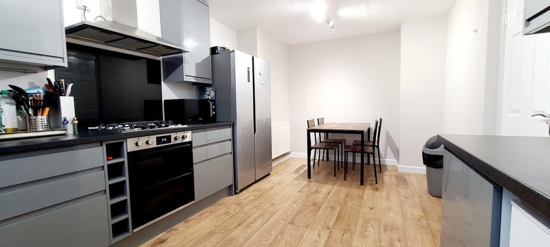 Room Stebondale Street in Greater London